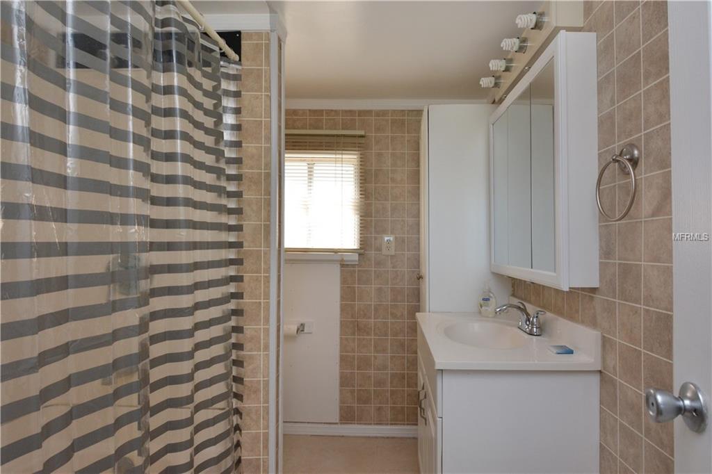 251 JENNICA COURT, GENEVA, Florida 32732, 6 Bedrooms Bedrooms, 4 Rooms Rooms,3 BathroomsBathrooms,Residential,For sale,JENNICA,O5559979