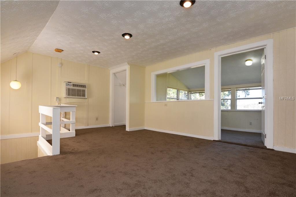 251 JENNICA COURT, GENEVA, Florida 32732, 6 Bedrooms Bedrooms, 4 Rooms Rooms,3 BathroomsBathrooms,Residential,For sale,JENNICA,O5559979