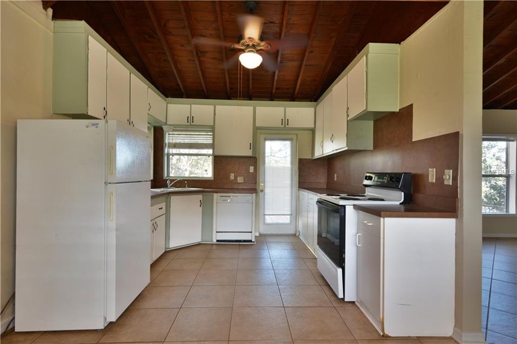 251 JENNICA COURT, GENEVA, Florida 32732, 6 Bedrooms Bedrooms, 4 Rooms Rooms,3 BathroomsBathrooms,Residential,For sale,JENNICA,O5559979