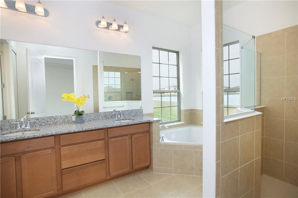 10455 SIDDINGTON DRIVE, ORLANDO, Florida 32832, 4 Bedrooms Bedrooms, 7 Rooms Rooms,3 BathroomsBathrooms,Residential,For sale,SIDDINGTON,O5560437