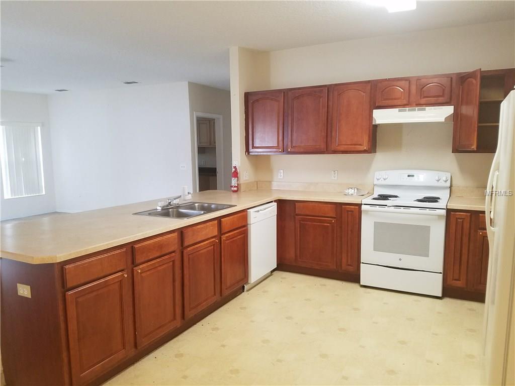 570 BRISTOL CIRCLE, KISSIMMEE, Florida 34758, 4 Bedrooms Bedrooms, 9 Rooms Rooms,2 BathroomsBathrooms,Residential,For sale,BRISTOL,S4857060