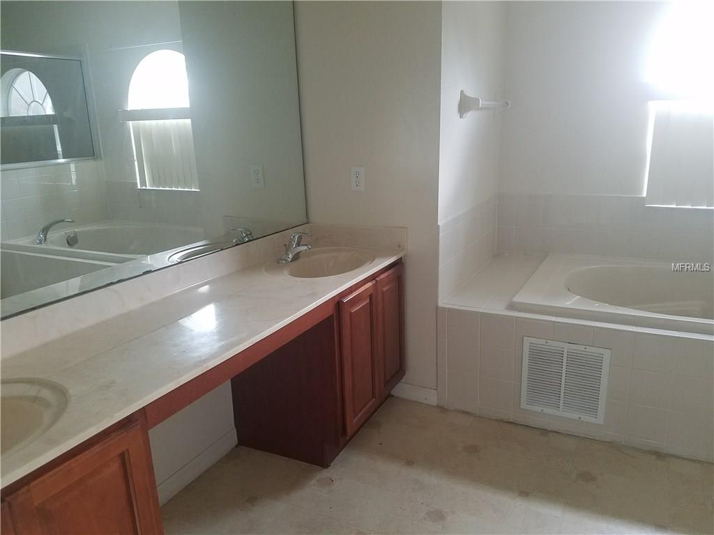 570 BRISTOL CIRCLE, KISSIMMEE, Florida 34758, 4 Bedrooms Bedrooms, 9 Rooms Rooms,2 BathroomsBathrooms,Residential,For sale,BRISTOL,S4857060