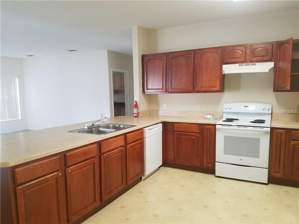 570 BRISTOL CIRCLE, KISSIMMEE, Florida 34758, 4 Bedrooms Bedrooms, 9 Rooms Rooms,2 BathroomsBathrooms,Residential,For sale,BRISTOL,S4857060