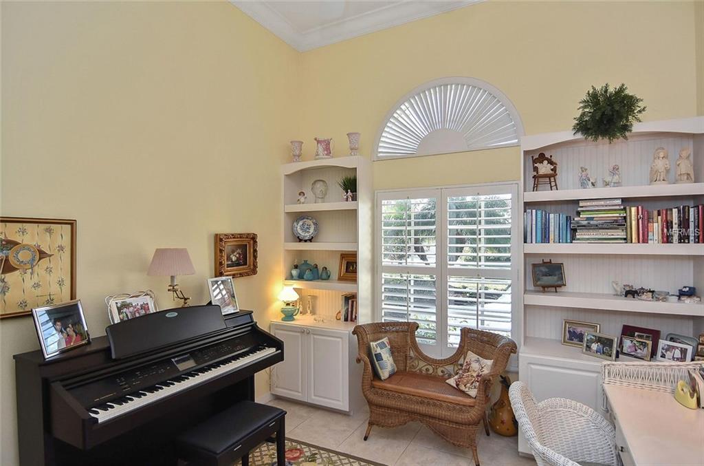 430 OTTER CREEK DRIVE, VENICE, Florida 34292, 4 Bedrooms Bedrooms, 10 Rooms Rooms,3 BathroomsBathrooms,Residential,For sale,OTTER CREEK,N5916115