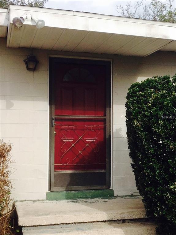 1326 TRAIL BY THE LAKE, DELAND, Florida 32724, 4 Bedrooms Bedrooms, 9 Rooms Rooms,2 BathroomsBathrooms,Residential,For sale,TRAIL BY THE LAKE,G4852495