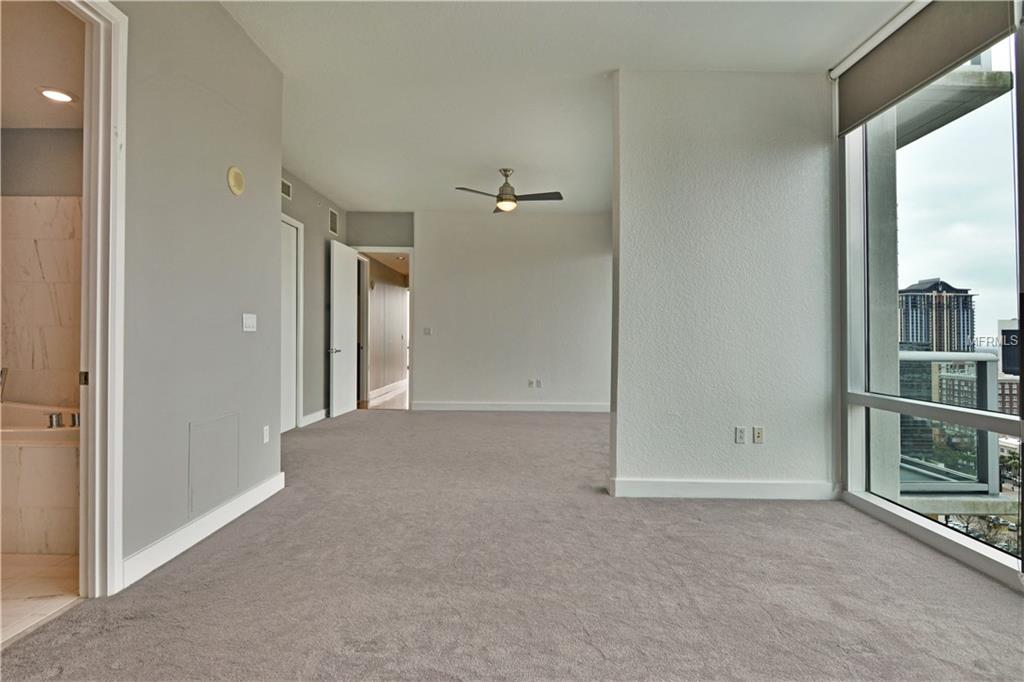 150 E ROBINSON STREET, ORLANDO, Florida 32801, 3 Bedrooms Bedrooms, 7 Rooms Rooms,3 BathroomsBathrooms,Residential,For sale,ROBINSON,O5561379