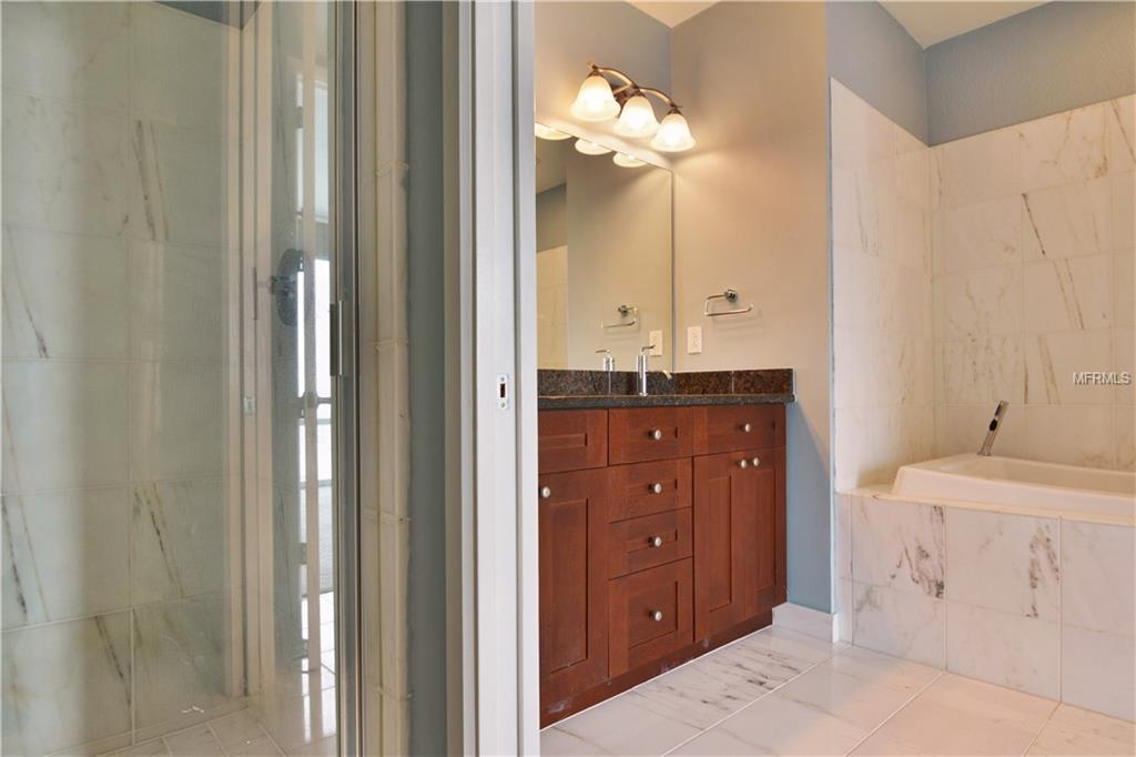 150 E ROBINSON STREET, ORLANDO, Florida 32801, 3 Bedrooms Bedrooms, 7 Rooms Rooms,3 BathroomsBathrooms,Residential,For sale,ROBINSON,O5561379