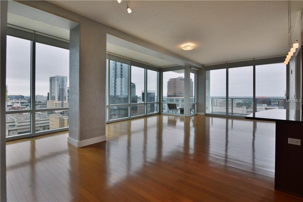 150 E ROBINSON STREET, ORLANDO, Florida 32801, 3 Bedrooms Bedrooms, 7 Rooms Rooms,3 BathroomsBathrooms,Residential,For sale,ROBINSON,O5561379