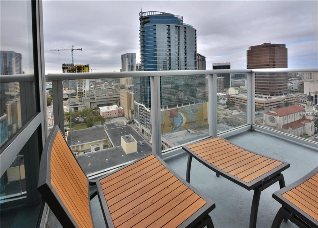 150 E ROBINSON STREET, ORLANDO, Florida 32801, 3 Bedrooms Bedrooms, 7 Rooms Rooms,3 BathroomsBathrooms,Residential,For sale,ROBINSON,O5561379