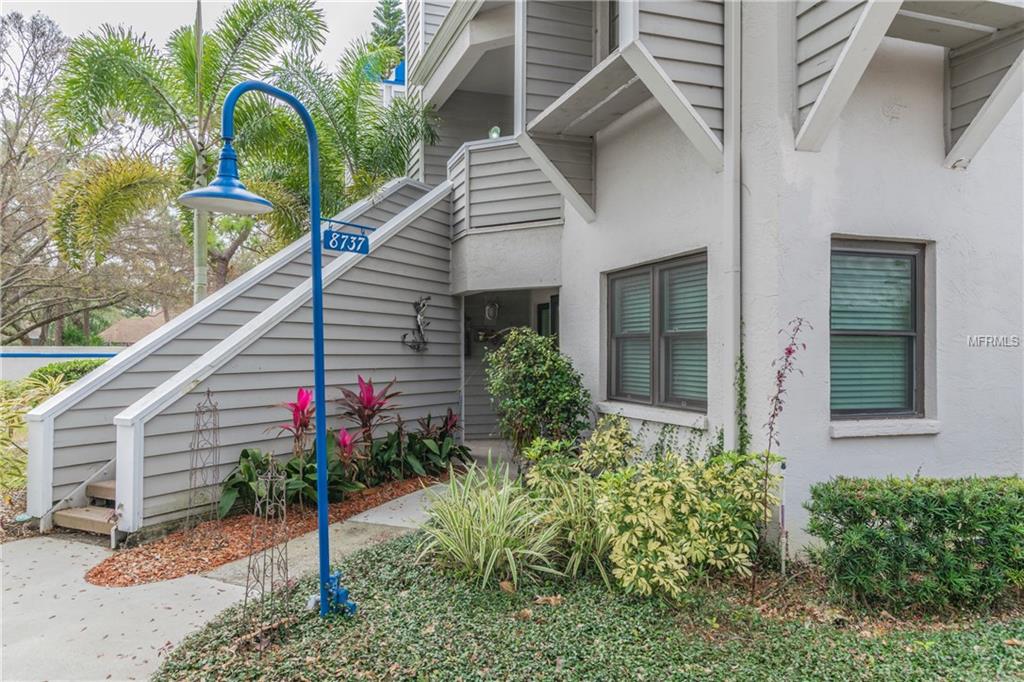 8737 BARDMOOR PLACE, LARGO, Florida 33777, 2 Bedrooms Bedrooms, 3 Rooms Rooms,2 BathroomsBathrooms,Residential,For sale,BARDMOOR,T2928164