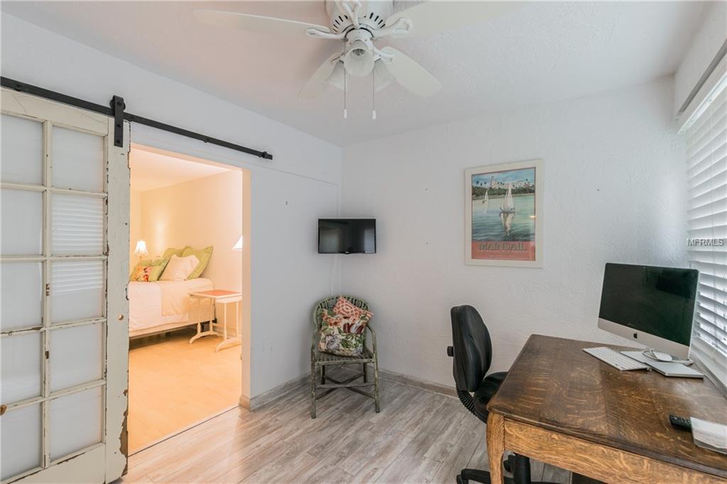 8737 BARDMOOR PLACE, LARGO, Florida 33777, 2 Bedrooms Bedrooms, 3 Rooms Rooms,2 BathroomsBathrooms,Residential,For sale,BARDMOOR,T2928164