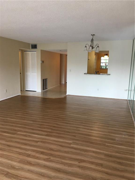 6973 W COUNTRY CLUB DRIVE N, SARASOTA, Florida 34243, 3 Bedrooms Bedrooms, 5 Rooms Rooms,2 BathroomsBathrooms,Residential,For sale,COUNTRY CLUB,A4196367