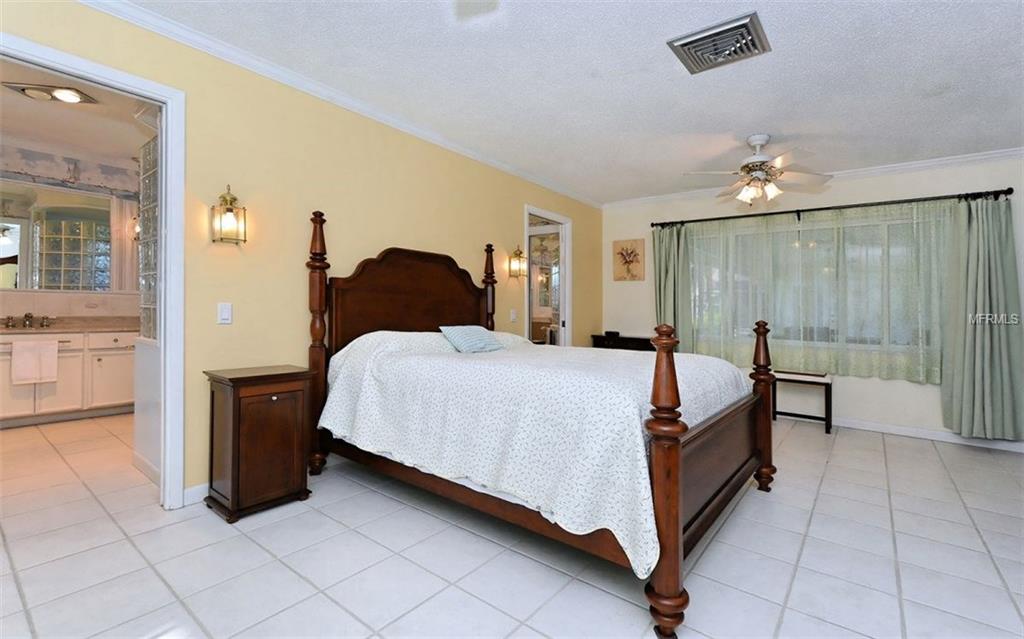 1023 KINGS COURT, VENICE, Florida 34293, 3 Bedrooms Bedrooms, 6 Rooms Rooms,3 BathroomsBathrooms,Residential,For sale,KINGS,A4208146