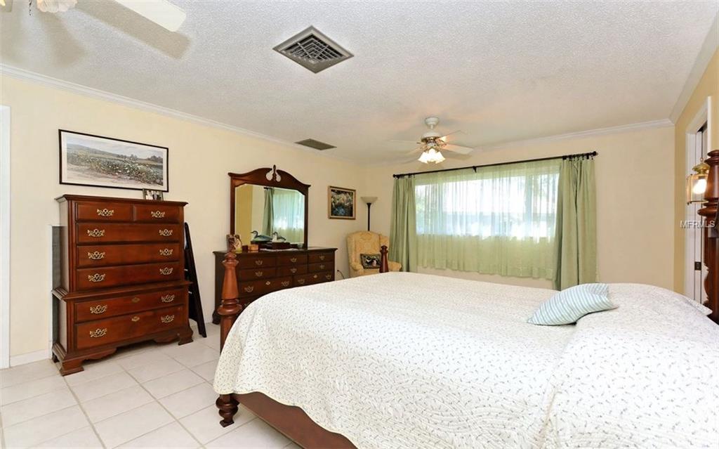 1023 KINGS COURT, VENICE, Florida 34293, 3 Bedrooms Bedrooms, 6 Rooms Rooms,3 BathroomsBathrooms,Residential,For sale,KINGS,A4208146