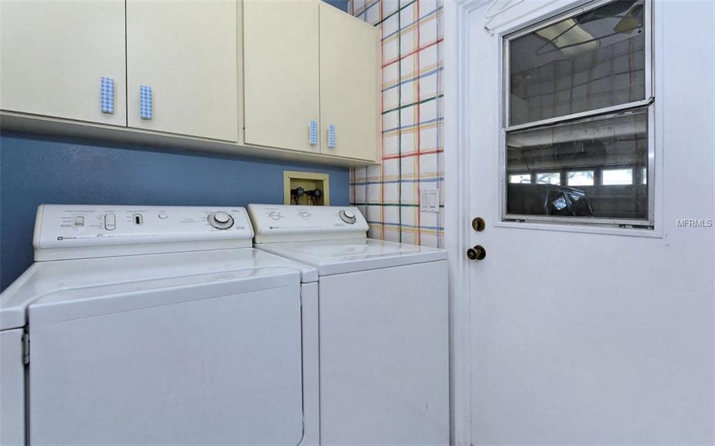 1023 KINGS COURT, VENICE, Florida 34293, 3 Bedrooms Bedrooms, 6 Rooms Rooms,3 BathroomsBathrooms,Residential,For sale,KINGS,A4208146