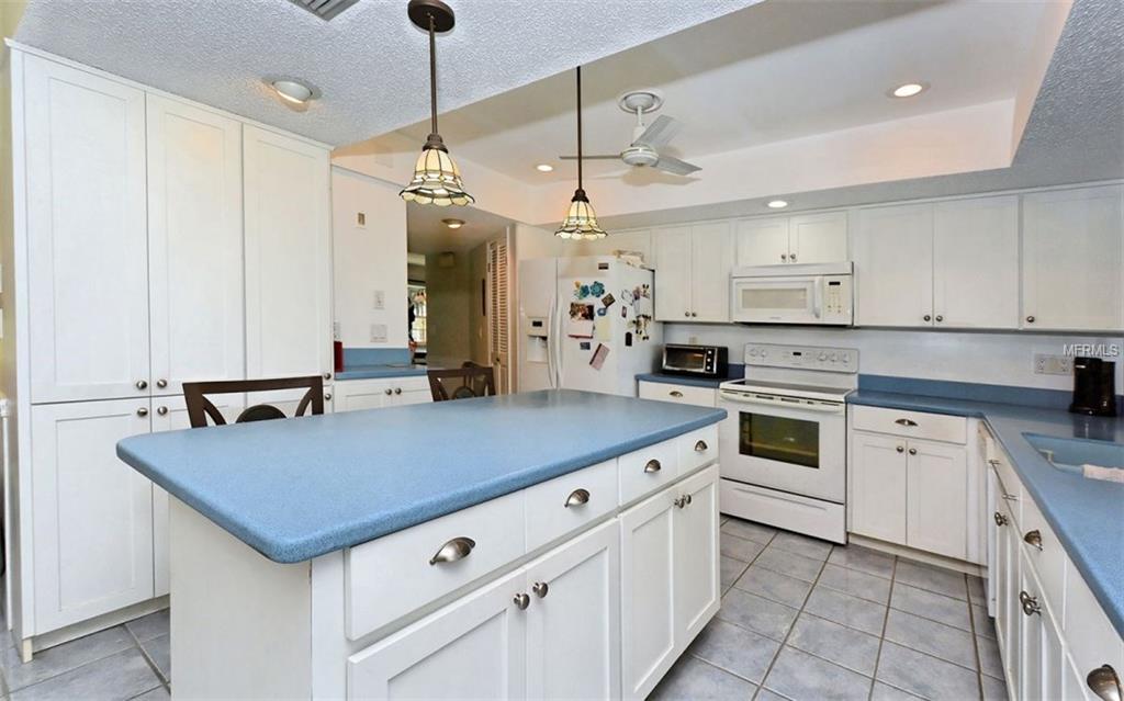 1023 KINGS COURT, VENICE, Florida 34293, 3 Bedrooms Bedrooms, 6 Rooms Rooms,3 BathroomsBathrooms,Residential,For sale,KINGS,A4208146