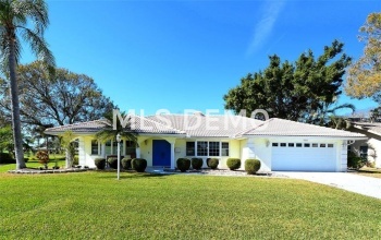 1023 KINGS COURT, VENICE, Florida 34293, 3 Bedrooms Bedrooms, 6 Rooms Rooms,3 BathroomsBathrooms,Residential,For sale,KINGS,A4208146