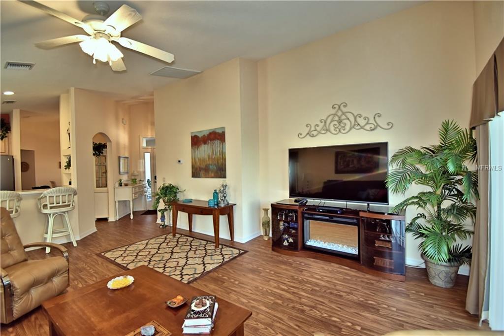 290 CHALET ESTATES STREET, LAKE WALES, Florida 33859, 3 Bedrooms Bedrooms, 7 Rooms Rooms,3 BathroomsBathrooms,Residential,For sale,CHALET ESTATES,P4718868