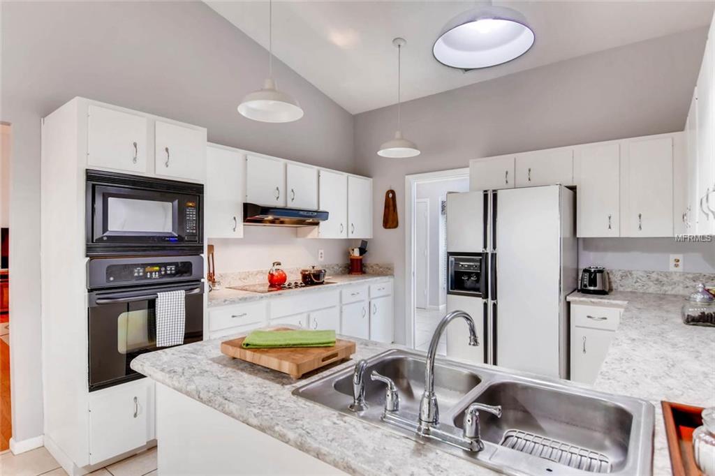 2239 PALM VIEW DRIVE, APOPKA, Florida 32712, 4 Bedrooms Bedrooms, 9 Rooms Rooms,2 BathroomsBathrooms,Residential,For sale,PALM VIEW,O5561804