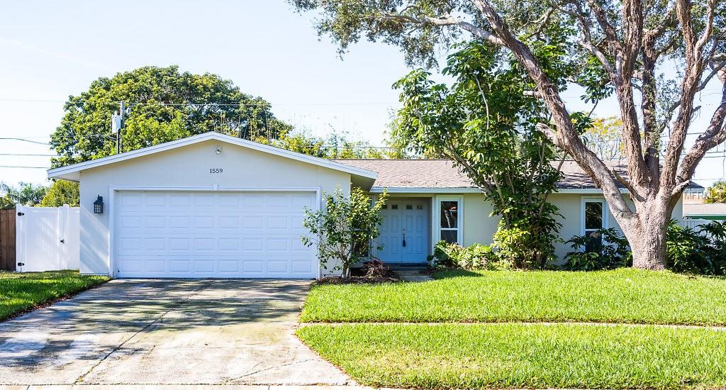 1559 EDEN ISLE BOULEVARD NE, ST PETERSBURG, Florida 33704, 4 Bedrooms Bedrooms, 7 Rooms Rooms,3 BathroomsBathrooms,Residential,For sale,EDEN ISLE,T2911664