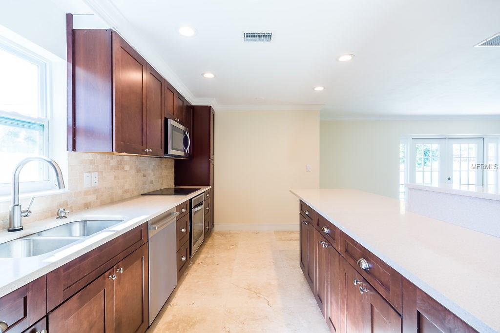 1559 EDEN ISLE BOULEVARD NE, ST PETERSBURG, Florida 33704, 4 Bedrooms Bedrooms, 7 Rooms Rooms,3 BathroomsBathrooms,Residential,For sale,EDEN ISLE,T2911664