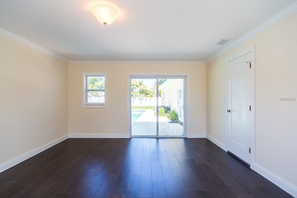 1559 EDEN ISLE BOULEVARD NE, ST PETERSBURG, Florida 33704, 4 Bedrooms Bedrooms, 7 Rooms Rooms,3 BathroomsBathrooms,Residential,For sale,EDEN ISLE,T2911664