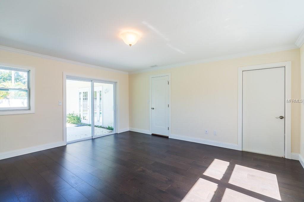 1559 EDEN ISLE BOULEVARD NE, ST PETERSBURG, Florida 33704, 4 Bedrooms Bedrooms, 7 Rooms Rooms,3 BathroomsBathrooms,Residential,For sale,EDEN ISLE,T2911664