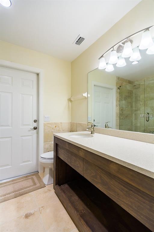 1559 EDEN ISLE BOULEVARD NE, ST PETERSBURG, Florida 33704, 4 Bedrooms Bedrooms, 7 Rooms Rooms,3 BathroomsBathrooms,Residential,For sale,EDEN ISLE,T2911664