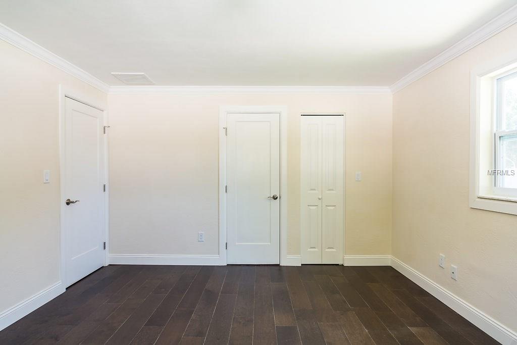 1559 EDEN ISLE BOULEVARD NE, ST PETERSBURG, Florida 33704, 4 Bedrooms Bedrooms, 7 Rooms Rooms,3 BathroomsBathrooms,Residential,For sale,EDEN ISLE,T2911664