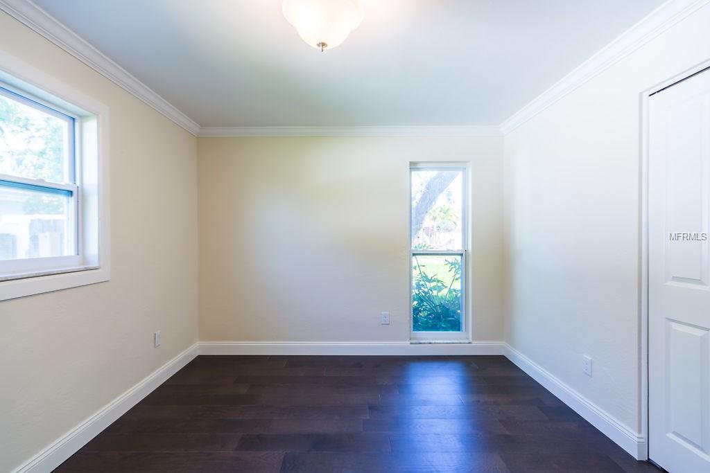 1559 EDEN ISLE BOULEVARD NE, ST PETERSBURG, Florida 33704, 4 Bedrooms Bedrooms, 7 Rooms Rooms,3 BathroomsBathrooms,Residential,For sale,EDEN ISLE,T2911664