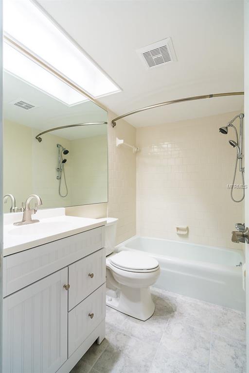 1559 EDEN ISLE BOULEVARD NE, ST PETERSBURG, Florida 33704, 4 Bedrooms Bedrooms, 7 Rooms Rooms,3 BathroomsBathrooms,Residential,For sale,EDEN ISLE,T2911664