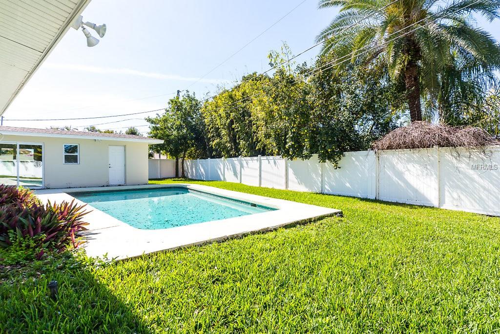 1559 EDEN ISLE BOULEVARD NE, ST PETERSBURG, Florida 33704, 4 Bedrooms Bedrooms, 7 Rooms Rooms,3 BathroomsBathrooms,Residential,For sale,EDEN ISLE,T2911664