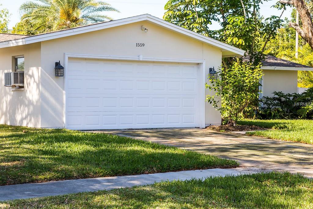 1559 EDEN ISLE BOULEVARD NE, ST PETERSBURG, Florida 33704, 4 Bedrooms Bedrooms, 7 Rooms Rooms,3 BathroomsBathrooms,Residential,For sale,EDEN ISLE,T2911664