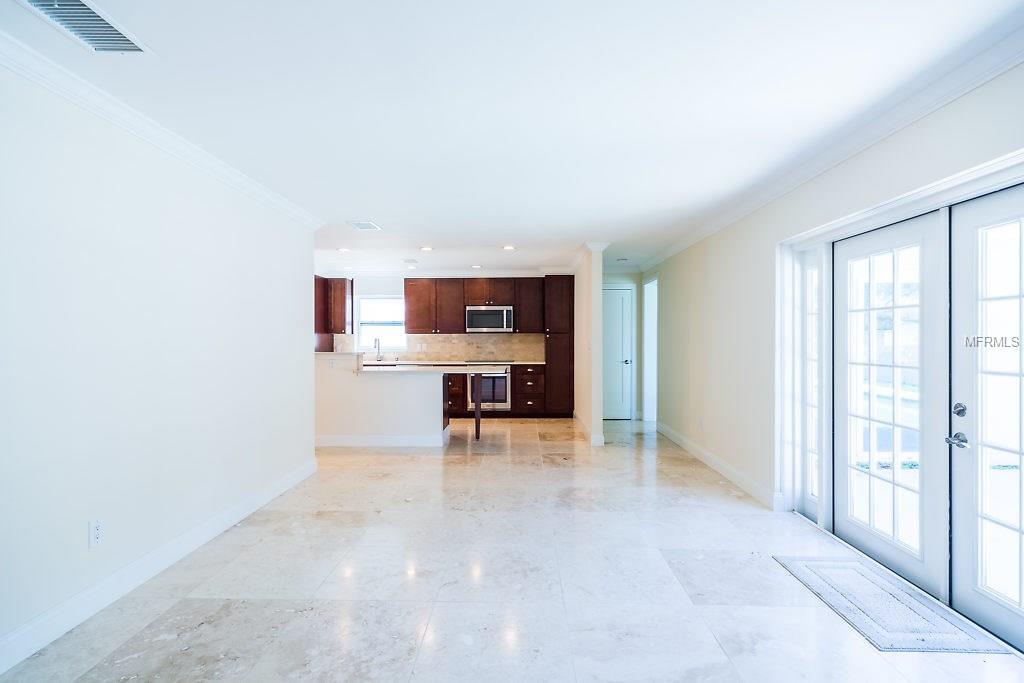 1559 EDEN ISLE BOULEVARD NE, ST PETERSBURG, Florida 33704, 4 Bedrooms Bedrooms, 7 Rooms Rooms,3 BathroomsBathrooms,Residential,For sale,EDEN ISLE,T2911664