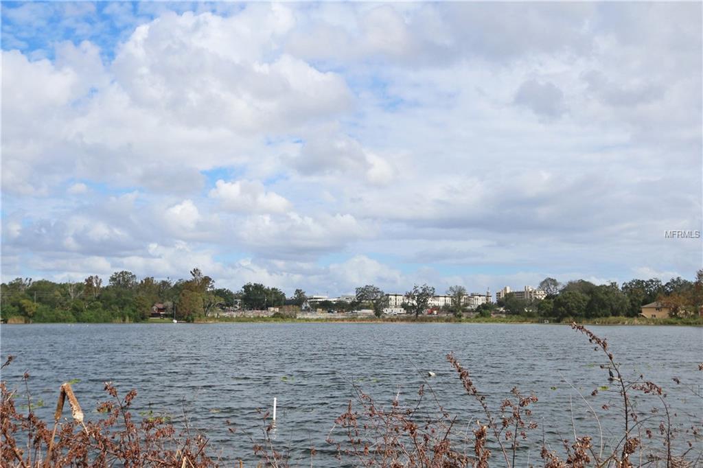 601 GROVE COURT, MAITLAND, Florida 32751, 2 Bedrooms Bedrooms, 4 Rooms Rooms,2 BathroomsBathrooms,Residential,For sale,GROVE,O5547394