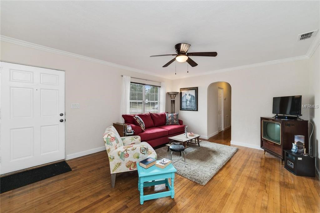 4 MONROE AVENUE, DEBARY, Florida 32713, 4 Bedrooms Bedrooms, 8 Rooms Rooms,1 BathroomBathrooms,Residential,For sale,MONROE,O5553486