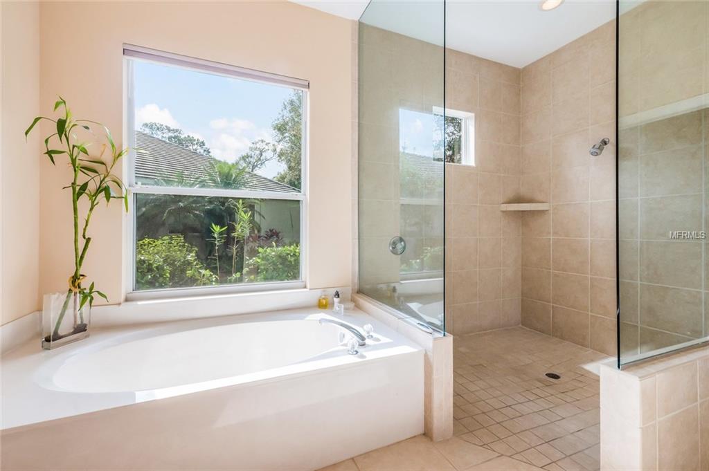 8138 DUKES WOOD COURT, UNIVERSITY PARK, Florida 34201, 2 Bedrooms Bedrooms, 8 Rooms Rooms,3 BathroomsBathrooms,Residential,For sale,DUKES WOOD,A4205956