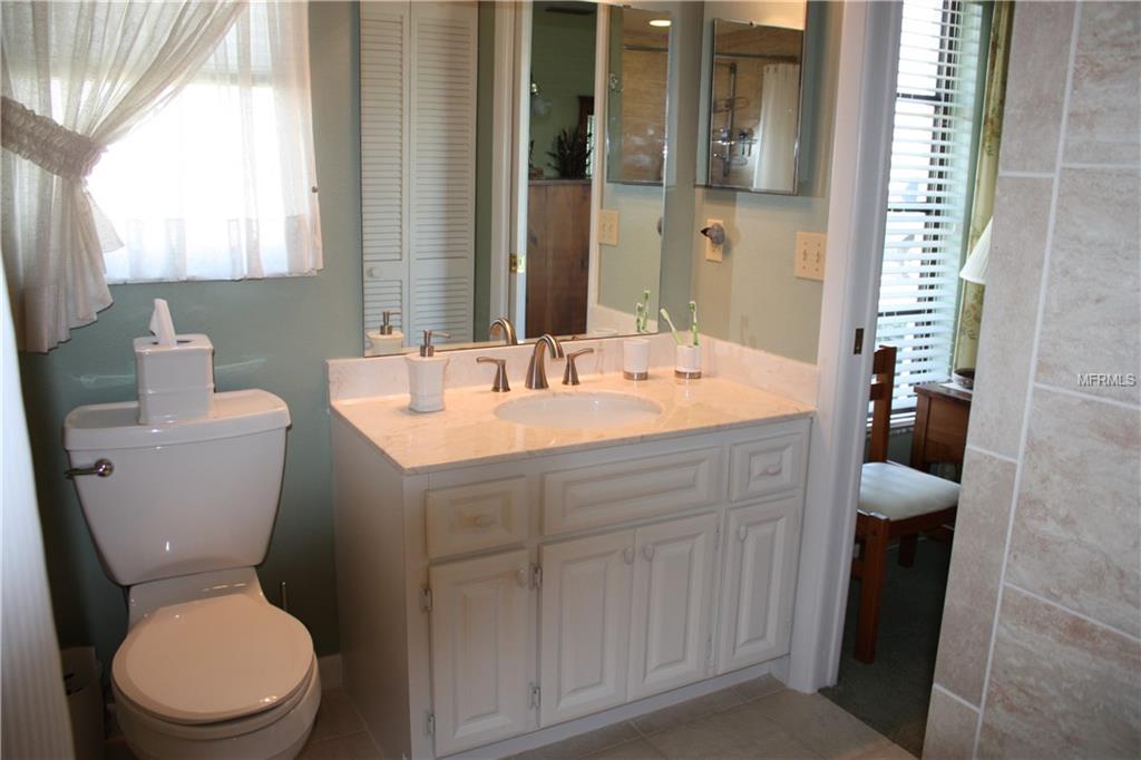 707 VIVIENDA WEST BOULEVARD, VENICE, Florida 34293, 2 Bedrooms Bedrooms, 8 Rooms Rooms,2 BathroomsBathrooms,Residential,For sale,VIVIENDA WEST,N5916366