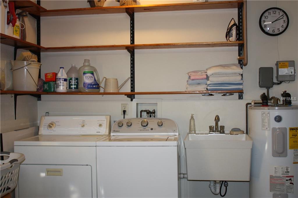 707 VIVIENDA WEST BOULEVARD, VENICE, Florida 34293, 2 Bedrooms Bedrooms, 8 Rooms Rooms,2 BathroomsBathrooms,Residential,For sale,VIVIENDA WEST,N5916366