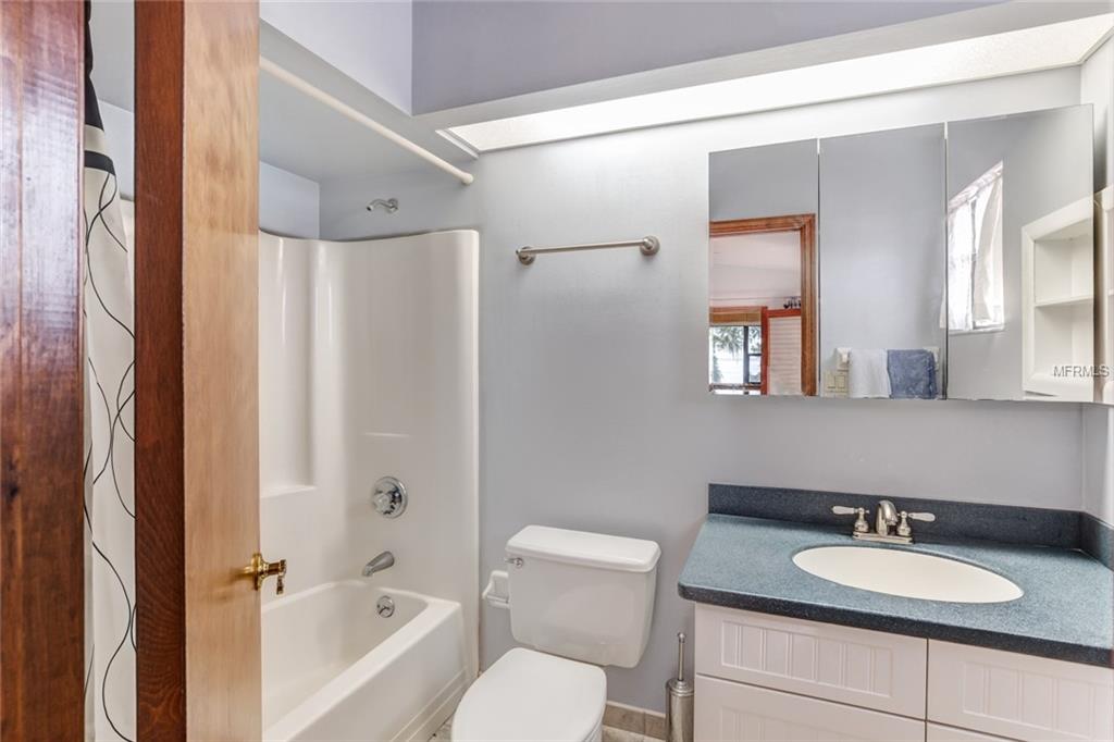 7639 FROG LOG LANE, LEESBURG, Florida 34748, 3 Bedrooms Bedrooms, 8 Rooms Rooms,3 BathroomsBathrooms,Residential,For sale,FROG LOG,G4842364