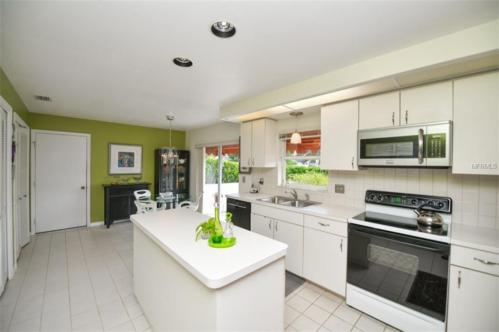 4326 MURFIELD DRIVE E, BRADENTON, Florida 34203, 2 Bedrooms Bedrooms, 6 Rooms Rooms,2 BathroomsBathrooms,Residential,For sale,MURFIELD,A4198497