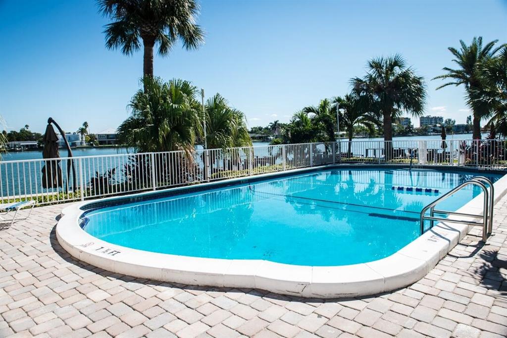 10265 GULF BOULEVARD, TREASURE ISLAND, Florida 33706, 2 Bedrooms Bedrooms, 4 Rooms Rooms,2 BathroomsBathrooms,Residential,For sale,GULF,U7837171