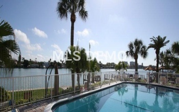 10265 GULF BOULEVARD, TREASURE ISLAND, Florida 33706, 2 Bedrooms Bedrooms, 4 Rooms Rooms,2 BathroomsBathrooms,Residential,For sale,GULF,U7837171