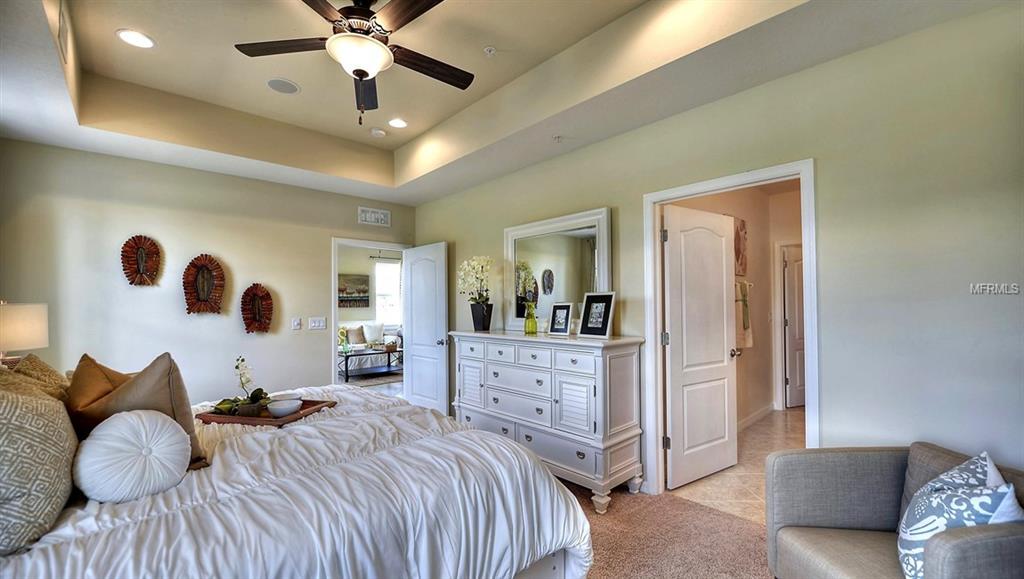 8383 ENCLAVE WAY, SARASOTA, Florida 34243, 2 Bedrooms Bedrooms, 7 Rooms Rooms,2 BathroomsBathrooms,Residential,For sale,ENCLAVE,T2925996