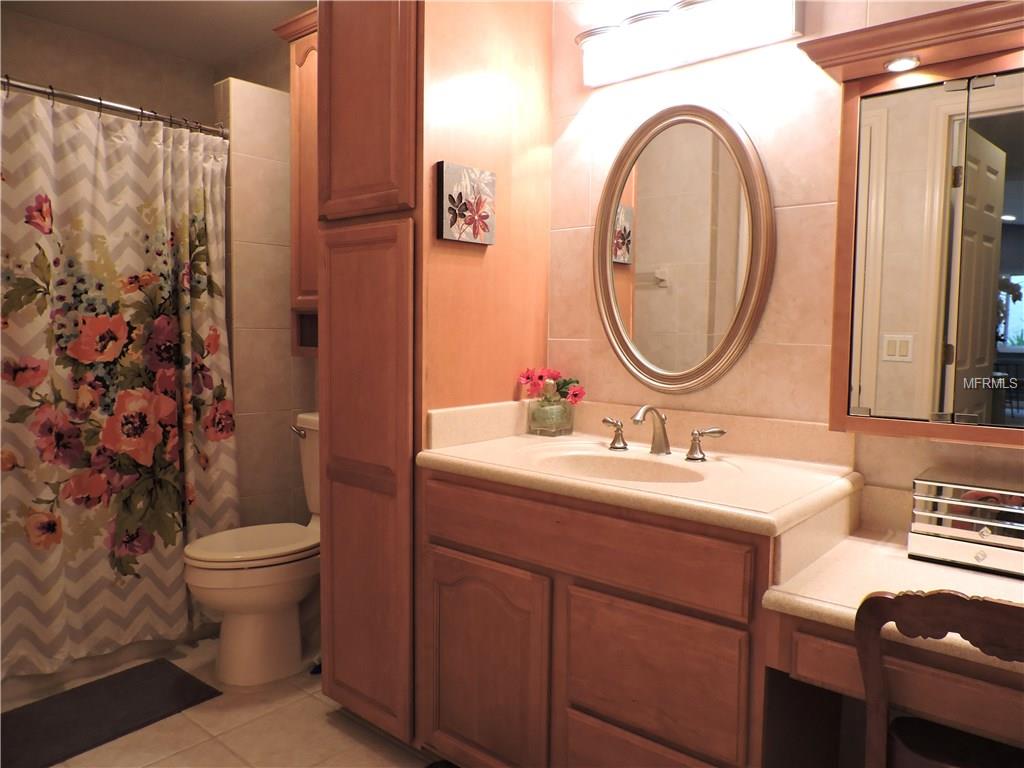 4005 CYPRESS LANDING S, WINTER HAVEN, Florida 33884, 3 Bedrooms Bedrooms, 7 Rooms Rooms,2 BathroomsBathrooms,Residential,For sale,CYPRESS,L4725488