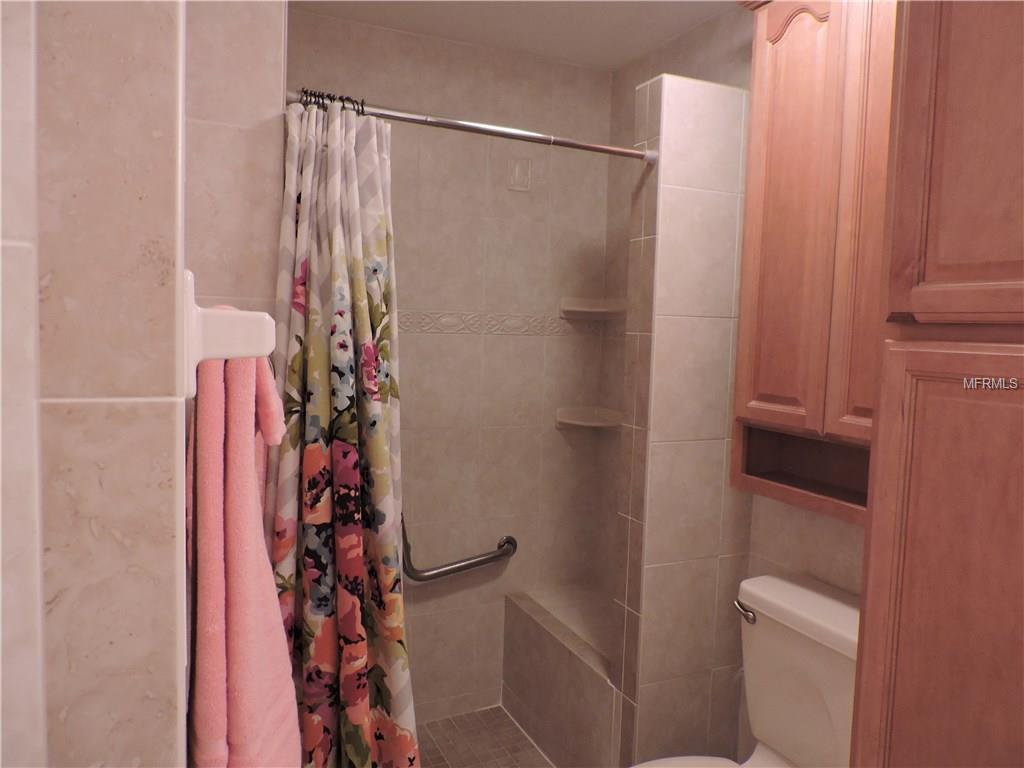 4005 CYPRESS LANDING S, WINTER HAVEN, Florida 33884, 3 Bedrooms Bedrooms, 7 Rooms Rooms,2 BathroomsBathrooms,Residential,For sale,CYPRESS,L4725488