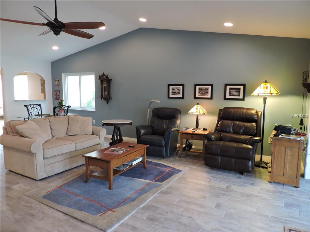 4005 CYPRESS LANDING S, WINTER HAVEN, Florida 33884, 3 Bedrooms Bedrooms, 7 Rooms Rooms,2 BathroomsBathrooms,Residential,For sale,CYPRESS,L4725488