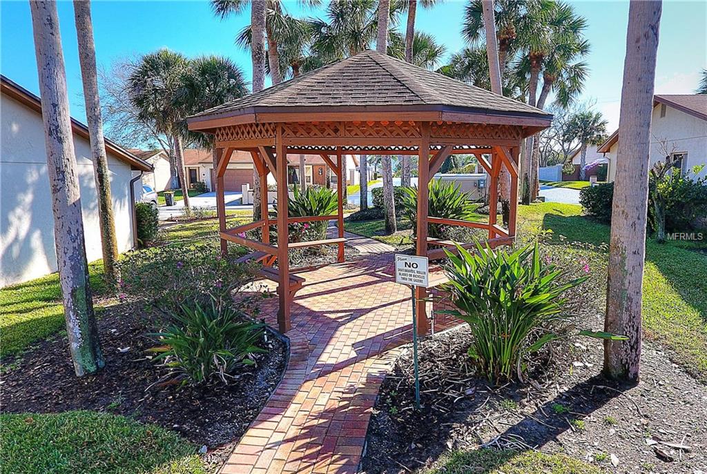 4005 CYPRESS LANDING S, WINTER HAVEN, Florida 33884, 3 Bedrooms Bedrooms, 7 Rooms Rooms,2 BathroomsBathrooms,Residential,For sale,CYPRESS,L4725488