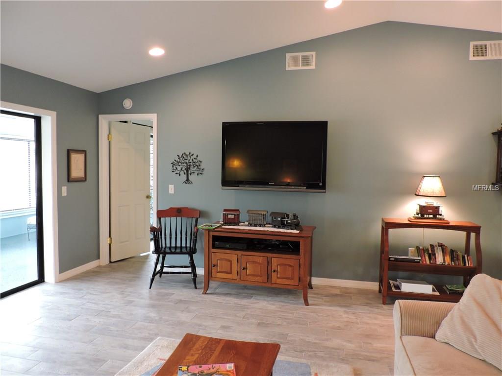 4005 CYPRESS LANDING S, WINTER HAVEN, Florida 33884, 3 Bedrooms Bedrooms, 7 Rooms Rooms,2 BathroomsBathrooms,Residential,For sale,CYPRESS,L4725488