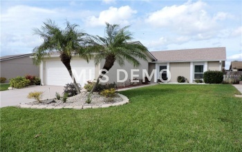 4005 CYPRESS LANDING S, WINTER HAVEN, Florida 33884, 3 Bedrooms Bedrooms, 7 Rooms Rooms,2 BathroomsBathrooms,Residential,For sale,CYPRESS,L4725488